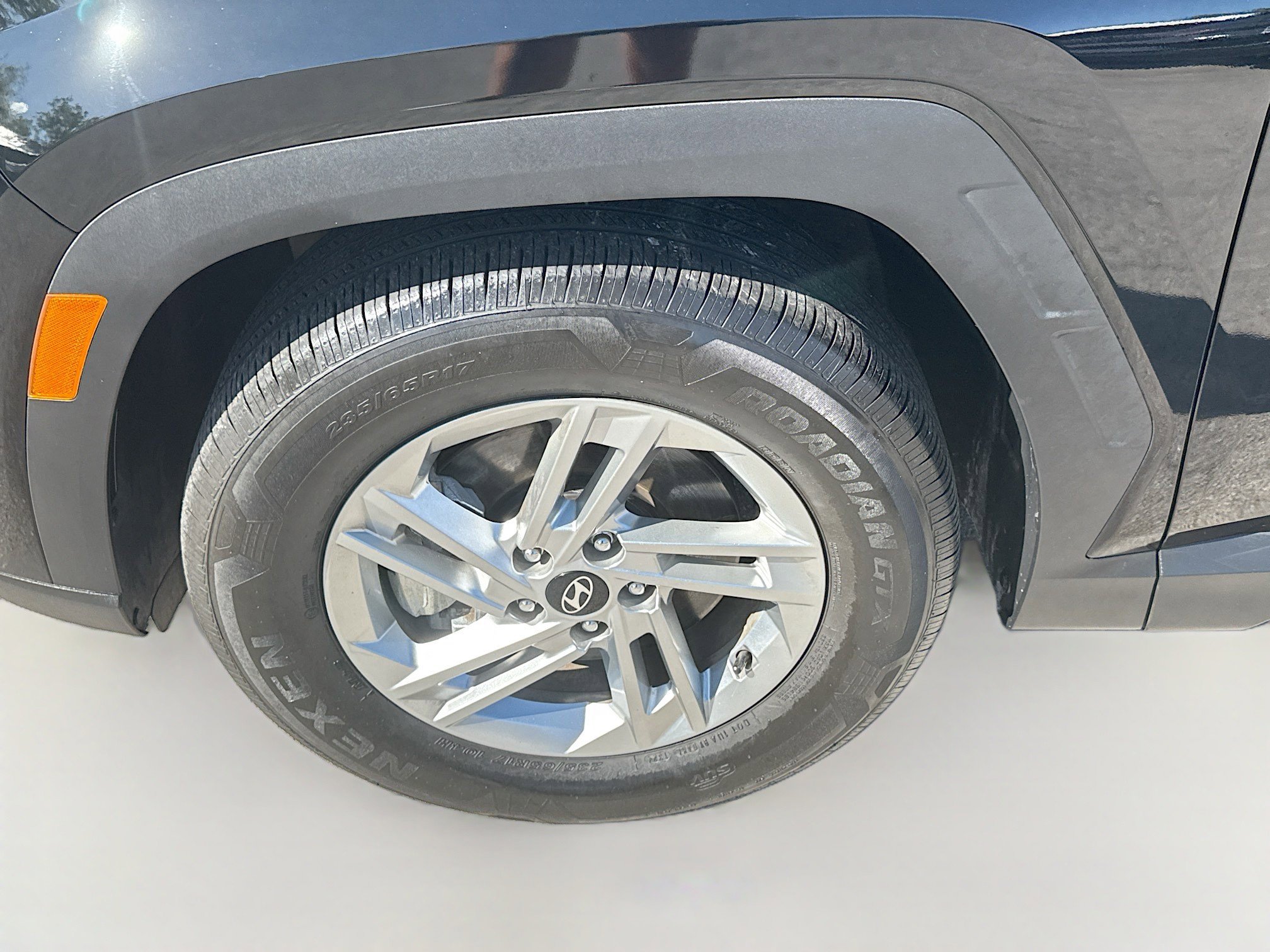 Used 2025 Hyundai Tucson SE image 33