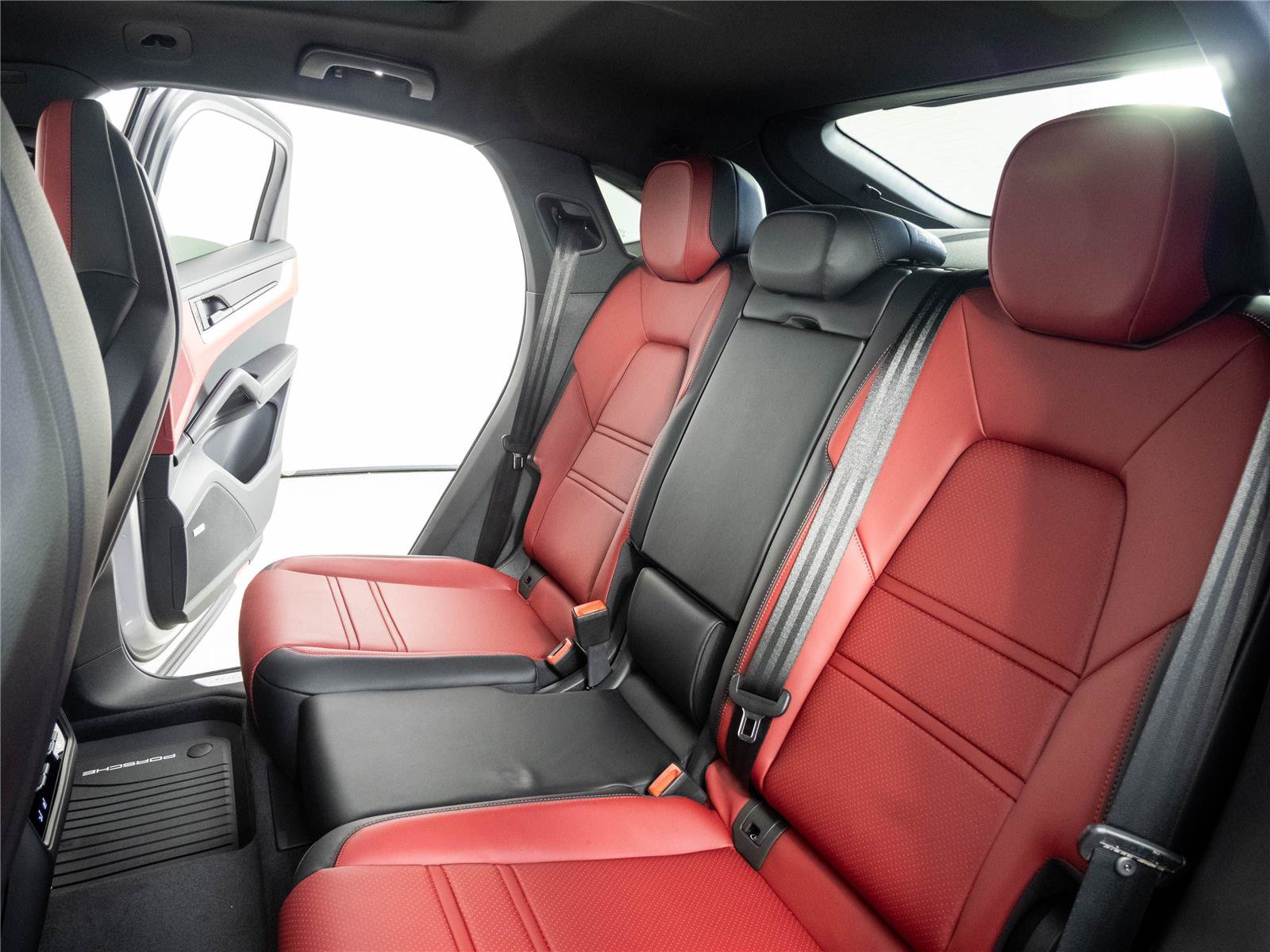 New 2026 Porsche Cayenne Coupe AWD/4WD image 22