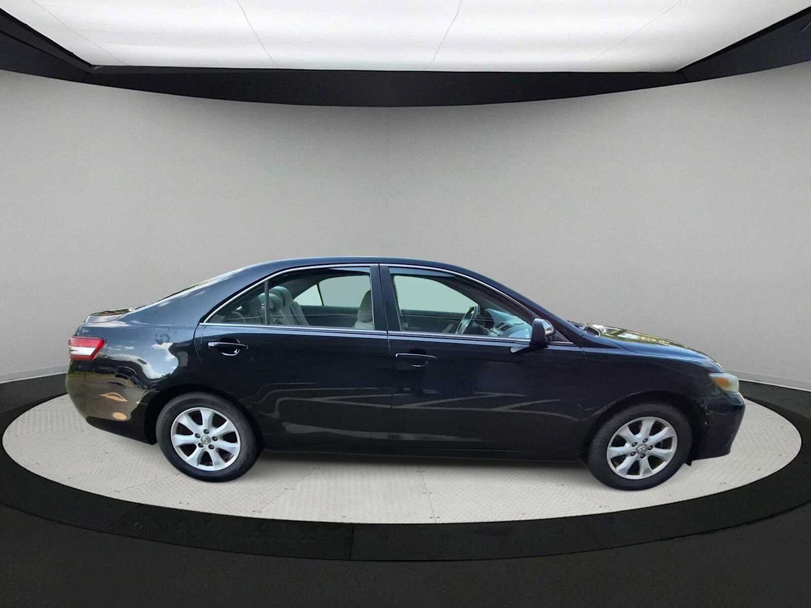 Used 2011 Toyota Camry LE w/ LE Extra-Value Pkg FWD image 9