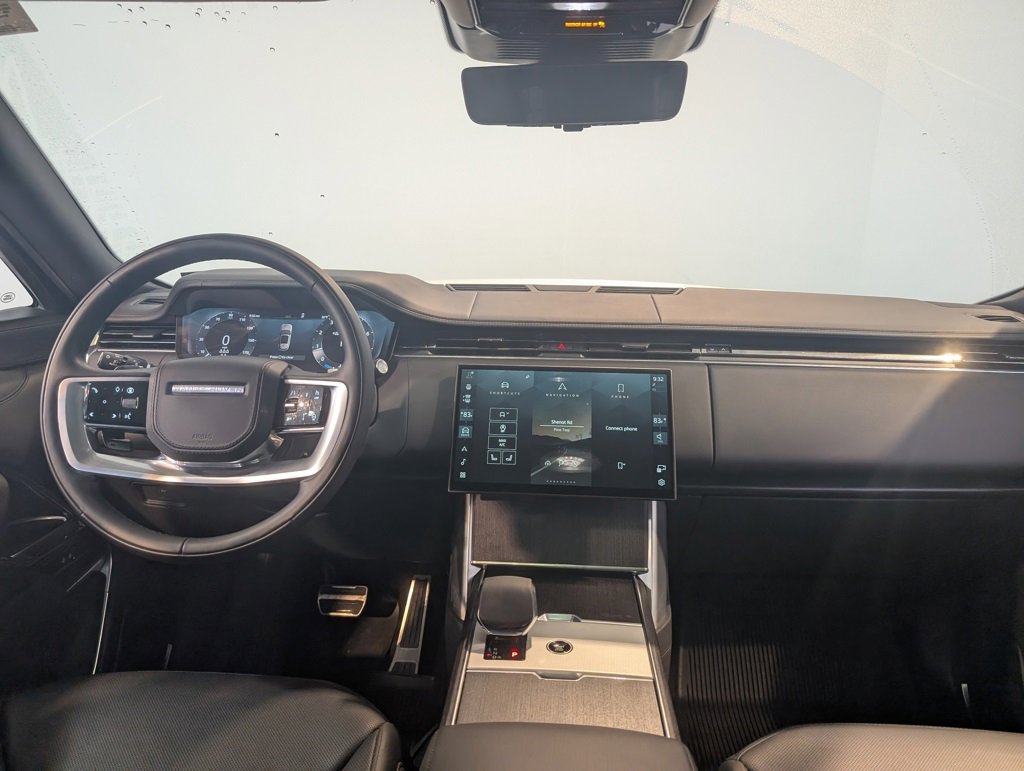 Used 2025 Land Rover Range Rover Long Wheelbase SE image 17
