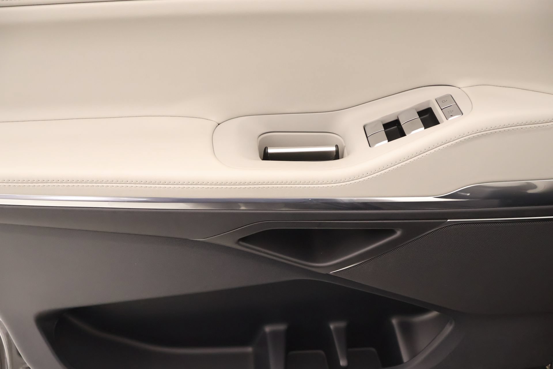 New 2026 Lincoln Navigator Premiere AWD/4WD image 16