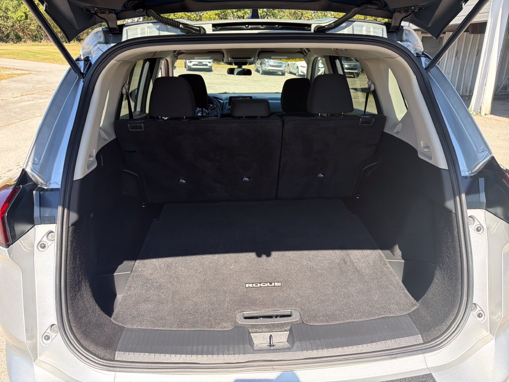 Used 2024 Nissan Rogue S AWD/4WD image 9