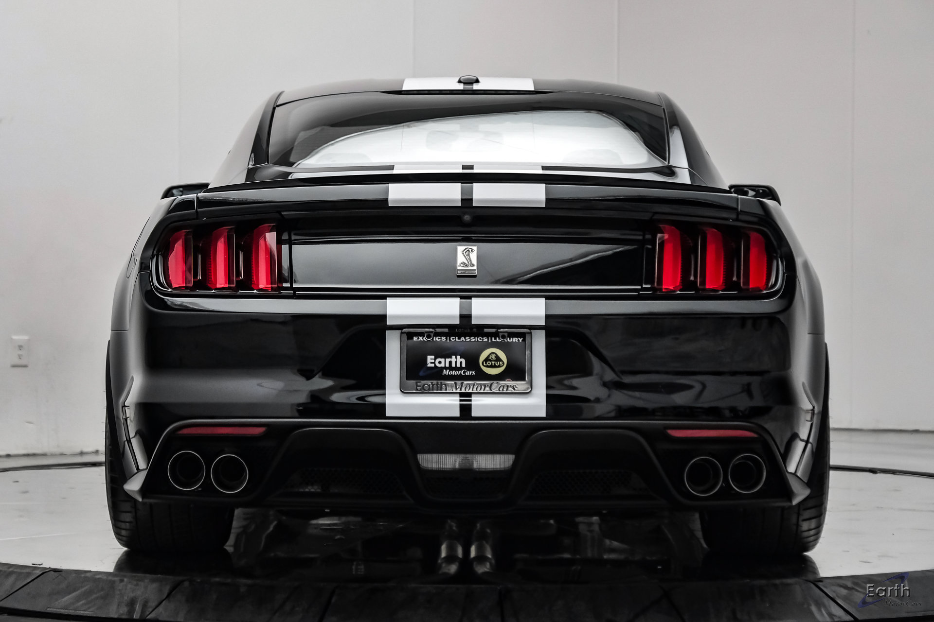 Used 2015 Ford Mustang Shelby GT350 RWD image 12