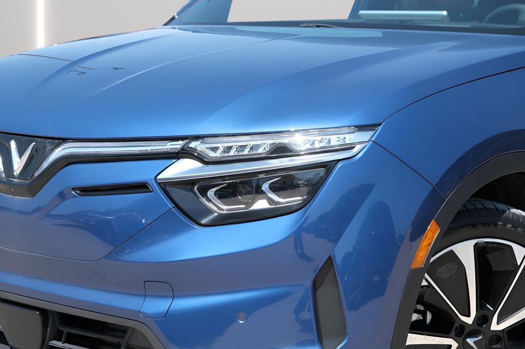 New 2025 VinFast VF 8 Plus AWD/4WD image 32