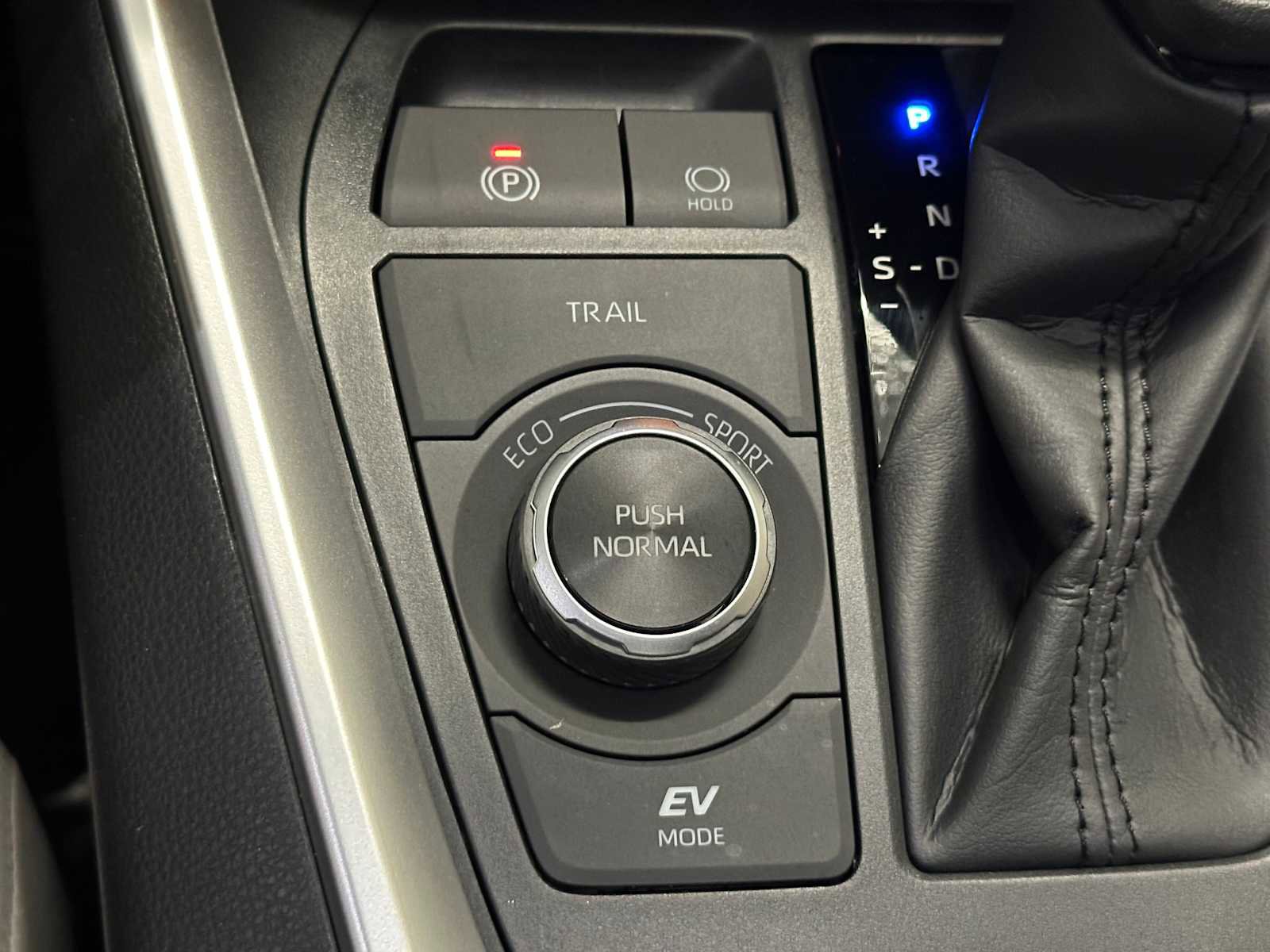 Used 2025 Toyota RAV4 XLE w/ Weather Package image 29