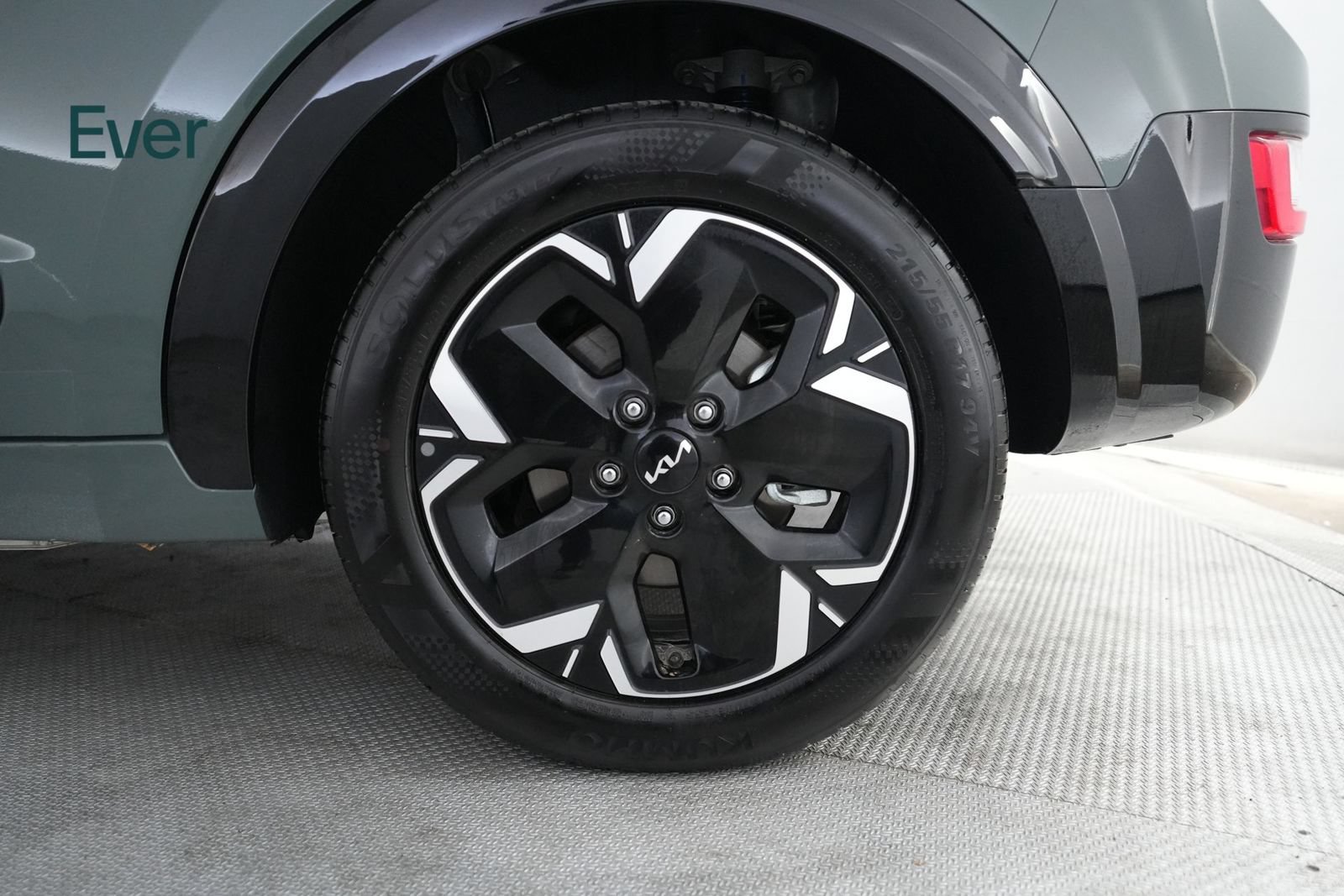 Used 2025 Kia Niro Wind FWD image 9