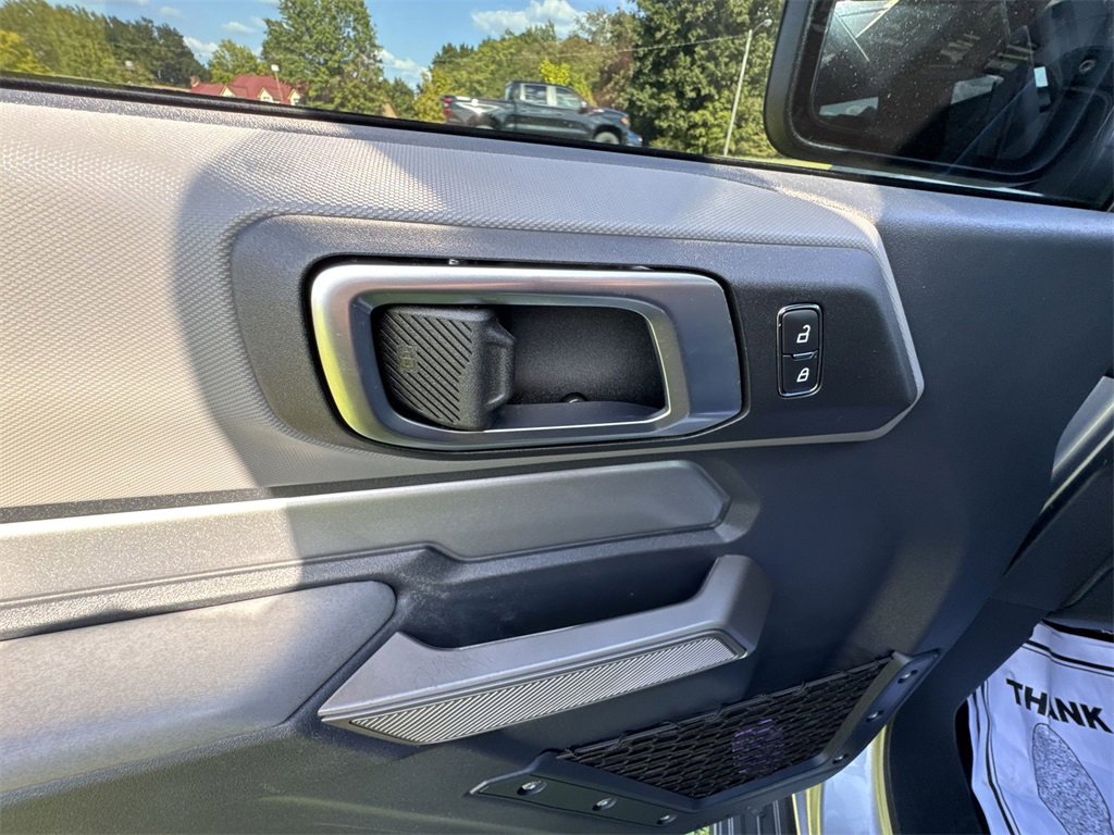 Used 2023 Ford Bronco Black Diamond image 13