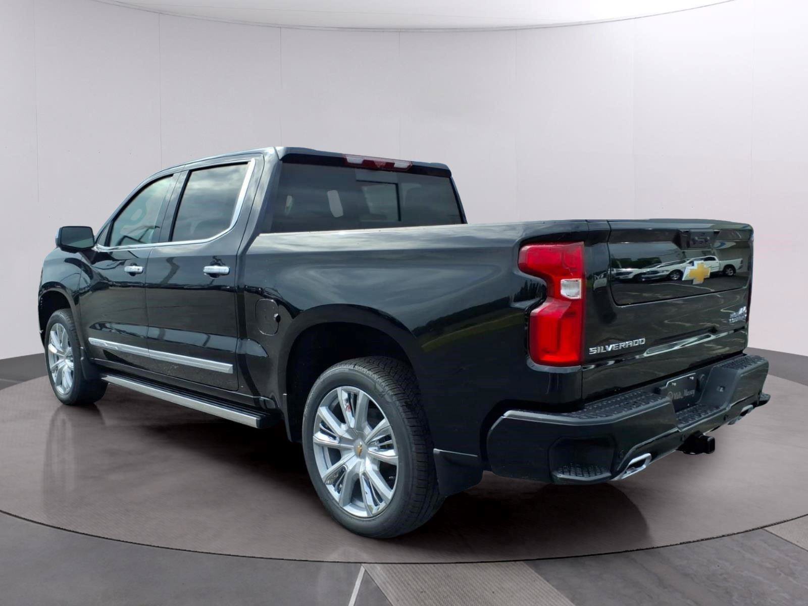 New 2026 Chevrolet Silverado 1500 High Country AWD/4WD image 3