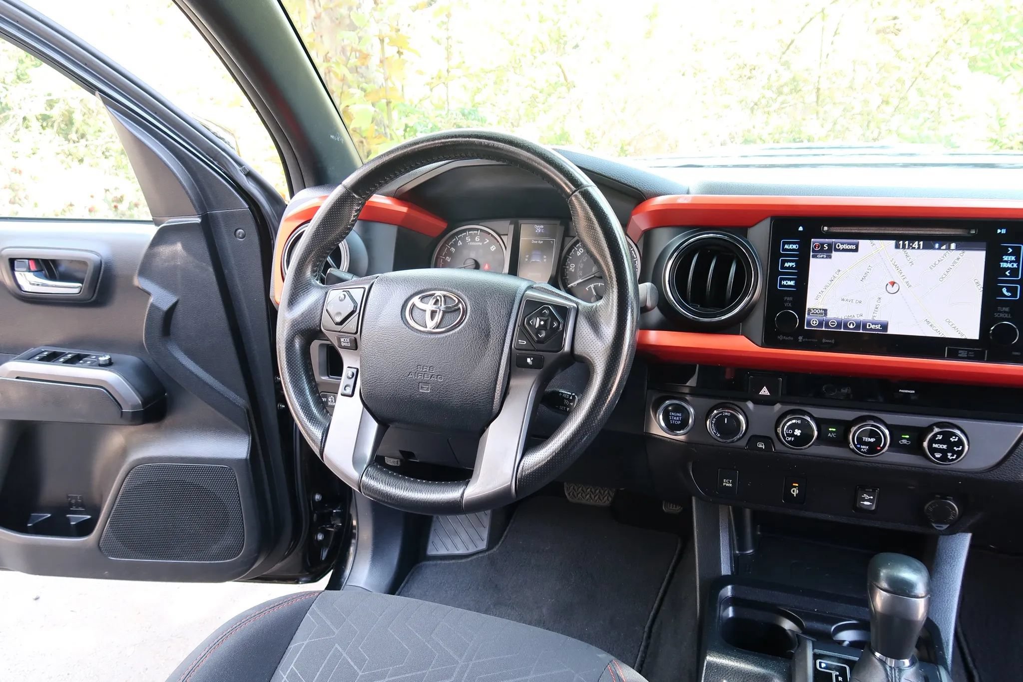 Used 2017 Toyota Tacoma TRD Sport w/ Tow Package (A/T) AWD/4WD image 28