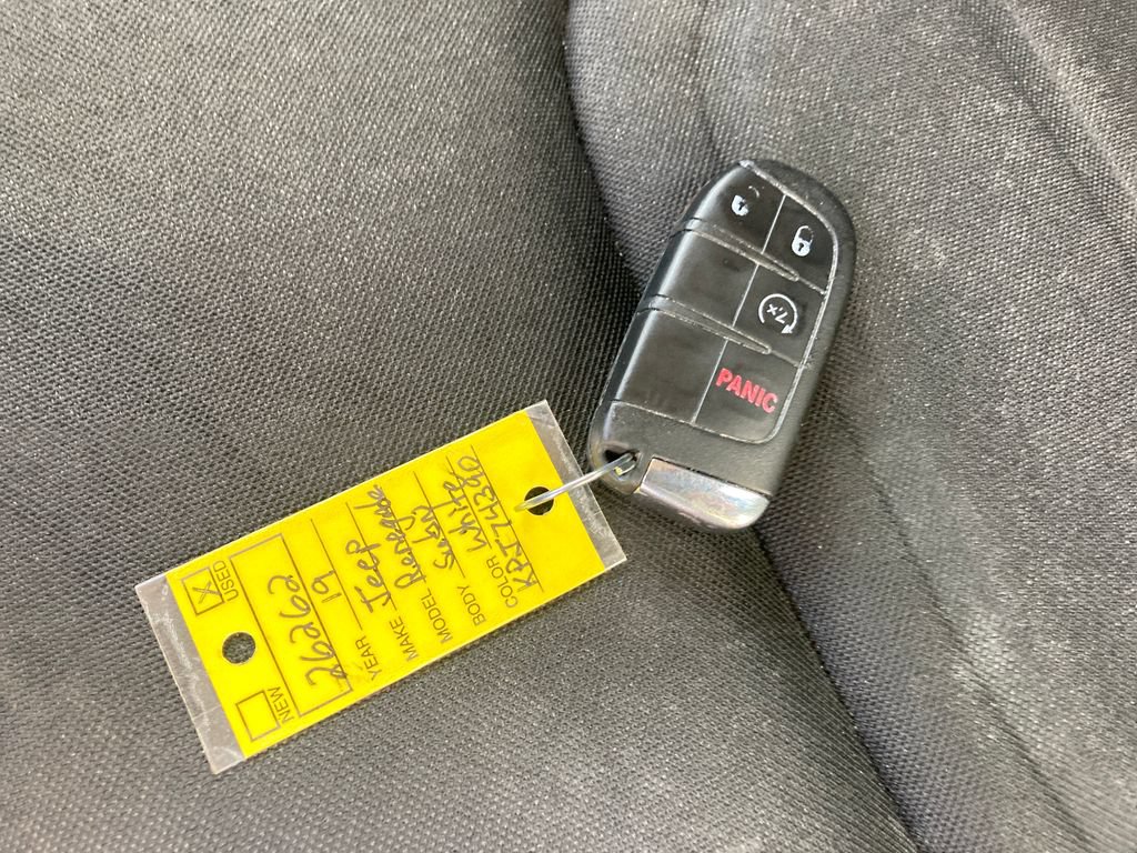 Used 2019 Jeep Renegade Latitude w/ Cold Weather Group AWD/4WD image 36
