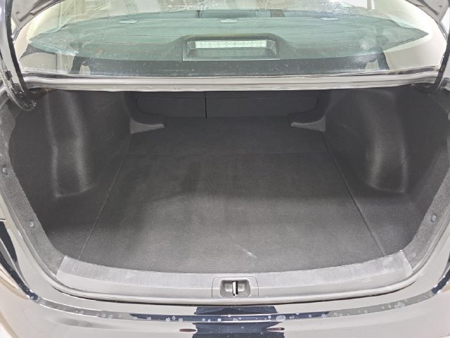 Certified 2025 Toyota Corolla LE FWD image 31