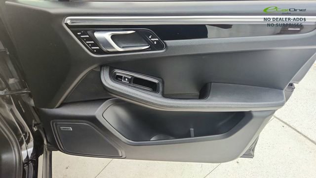 Used 2018 Porsche Macan AWD/4WD image 23