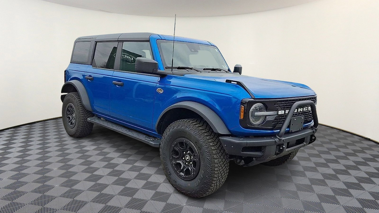 Used 2024 Ford Bronco Wildtrak image 2