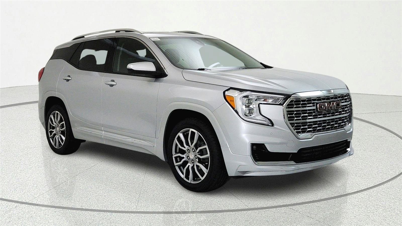 Used 2022 GMC Terrain Denali AWD/4WD image 2