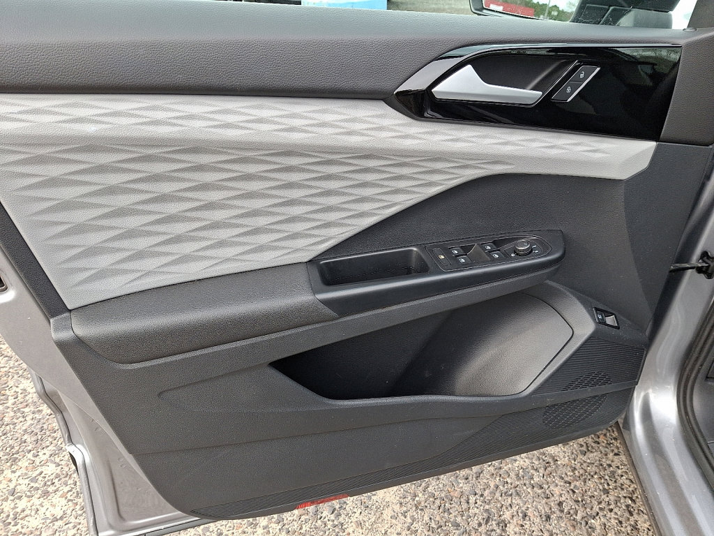 Used 2023 Volkswagen Taos S image 23