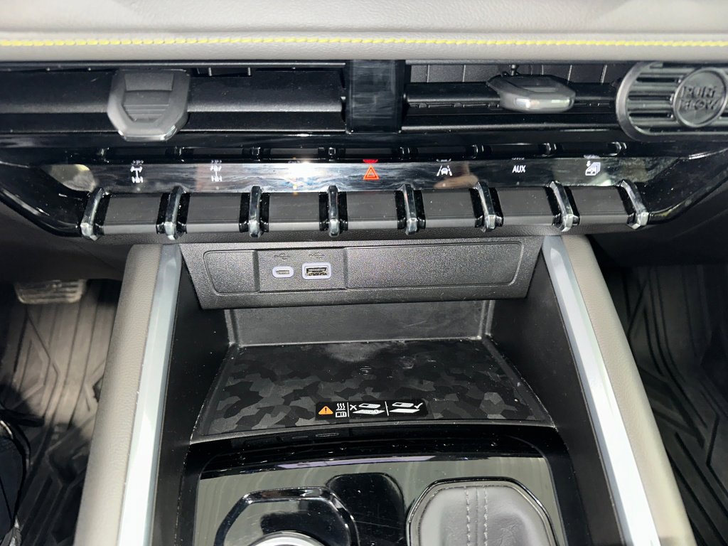 Certified 2024 Chevrolet Colorado ZR2 w/ ZR2 Convenience Package III image 15