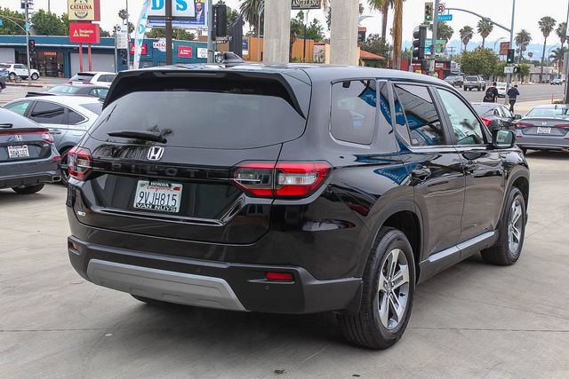 Used 2025 Honda Pilot EX-L image 5