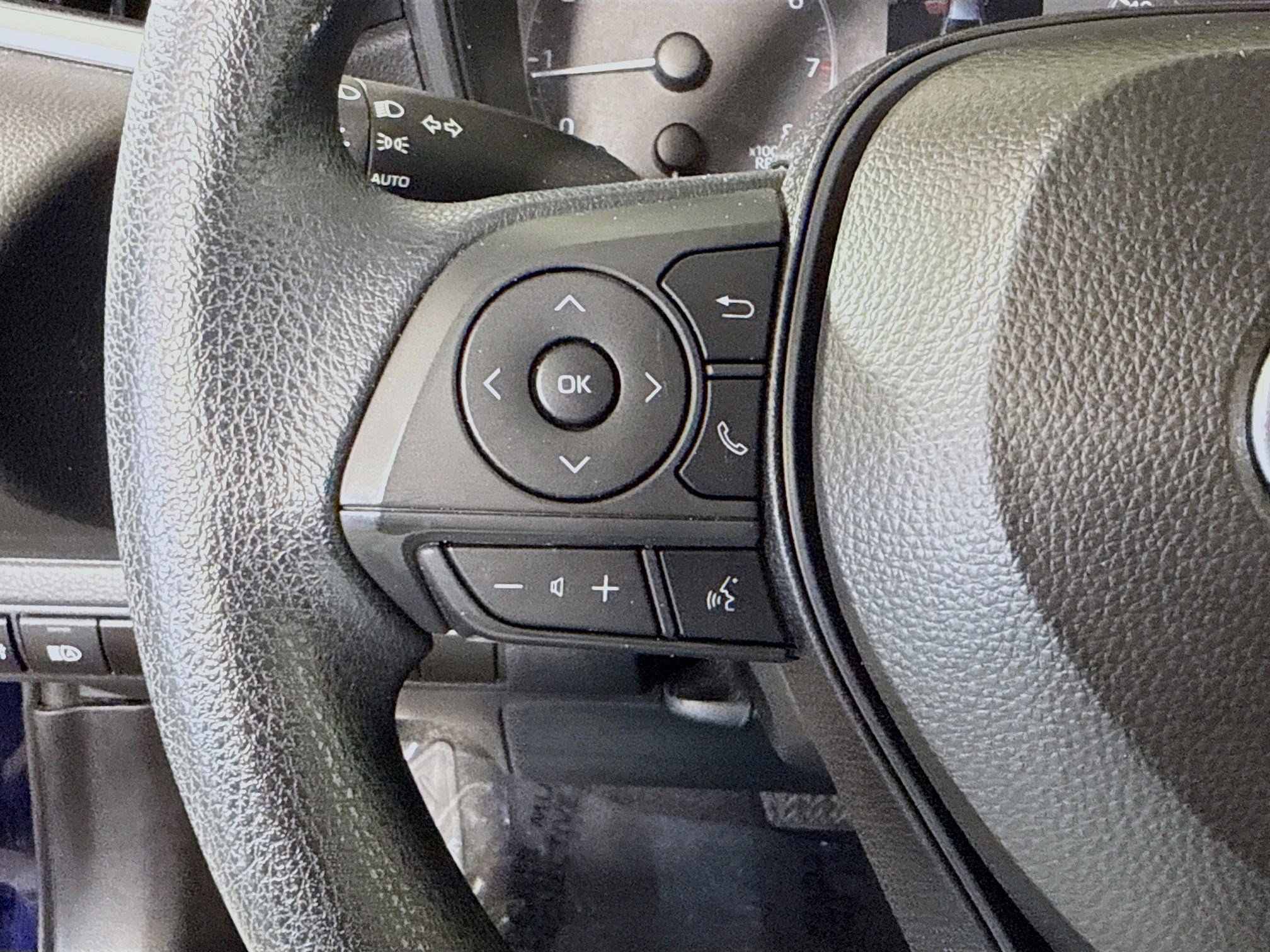 Used 2025 Toyota Corolla LE image 14