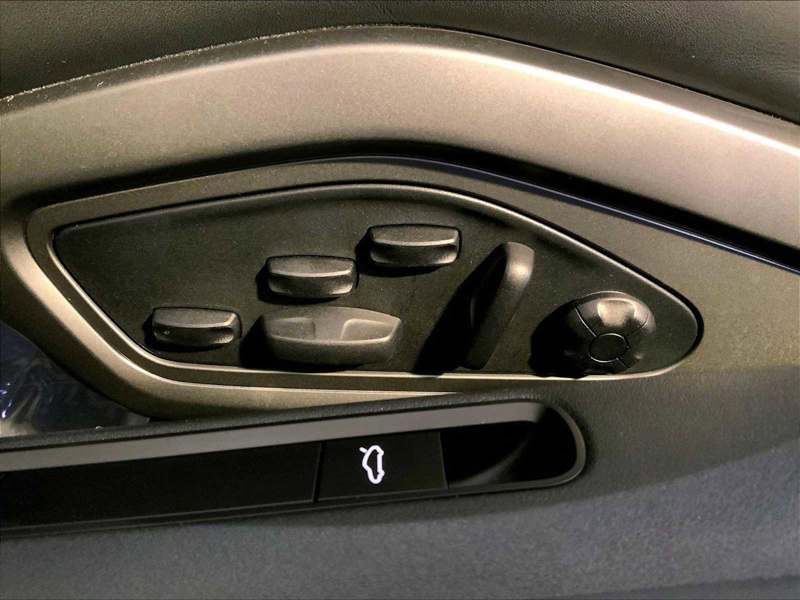 Used 2024 Porsche 911 Carrera T image 39