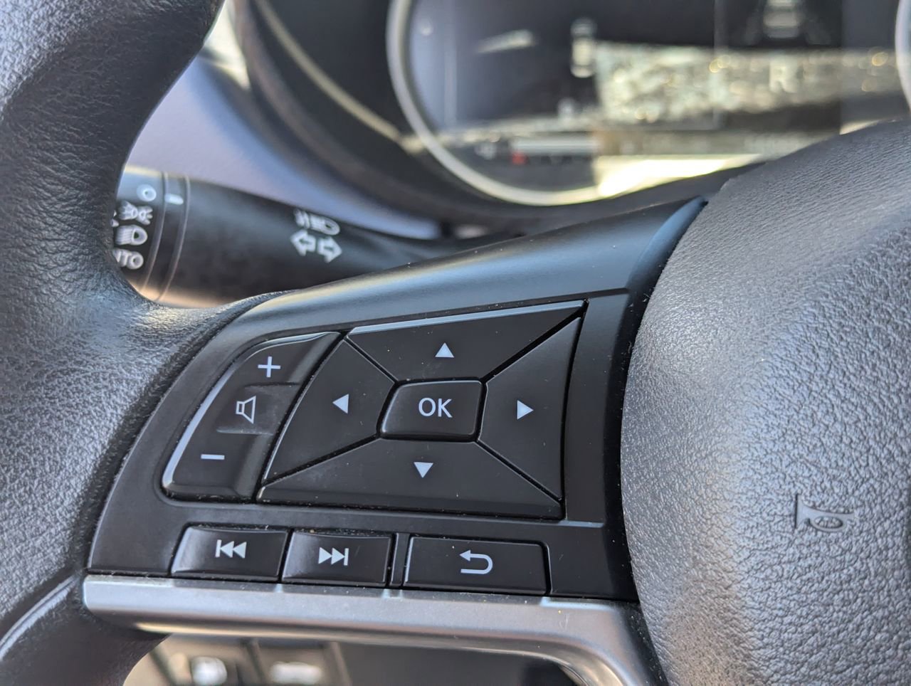 Certified 2023 Nissan Versa SV FWD image 28