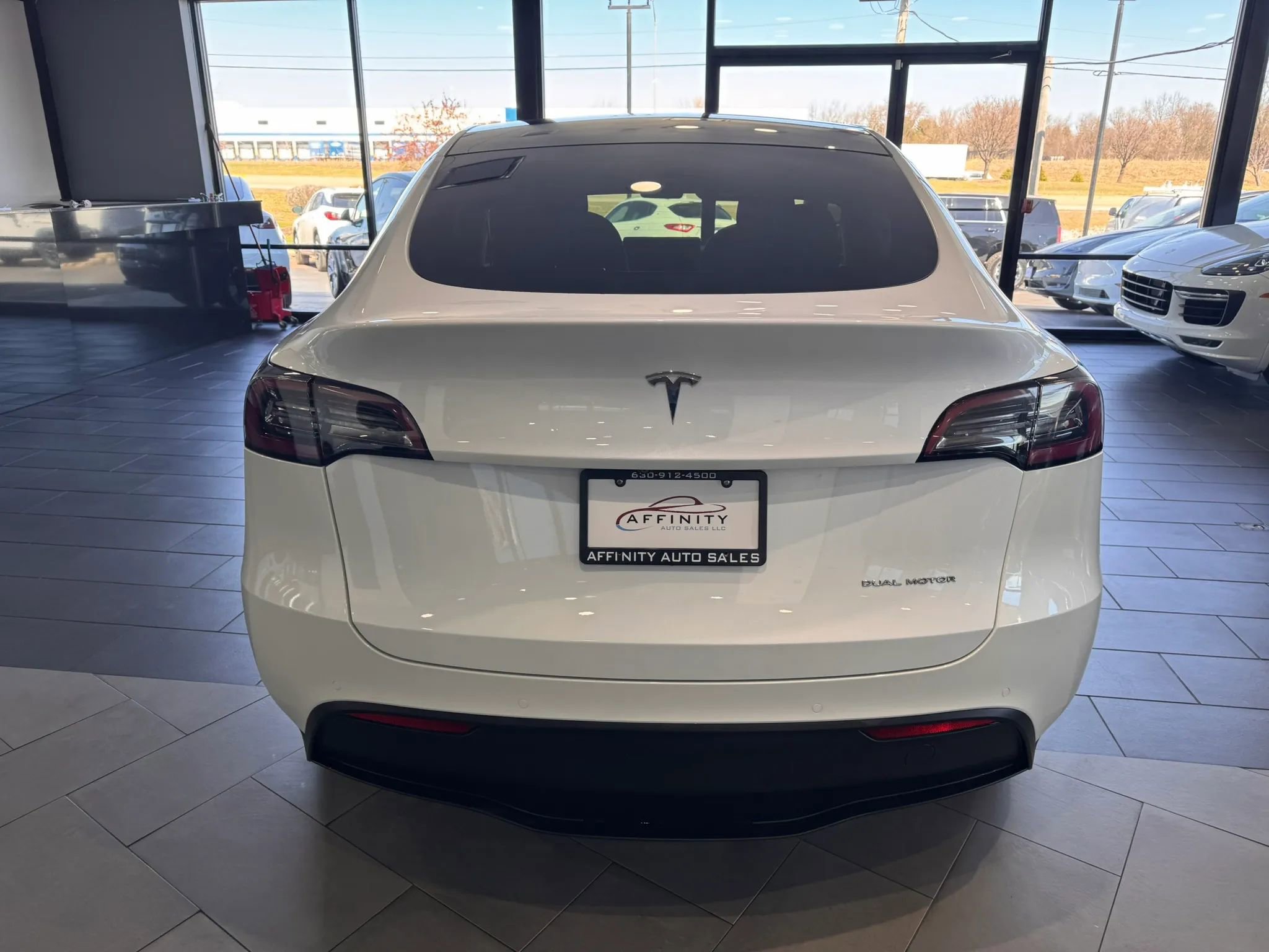Used 2020 Tesla Model Y Long Range image 4