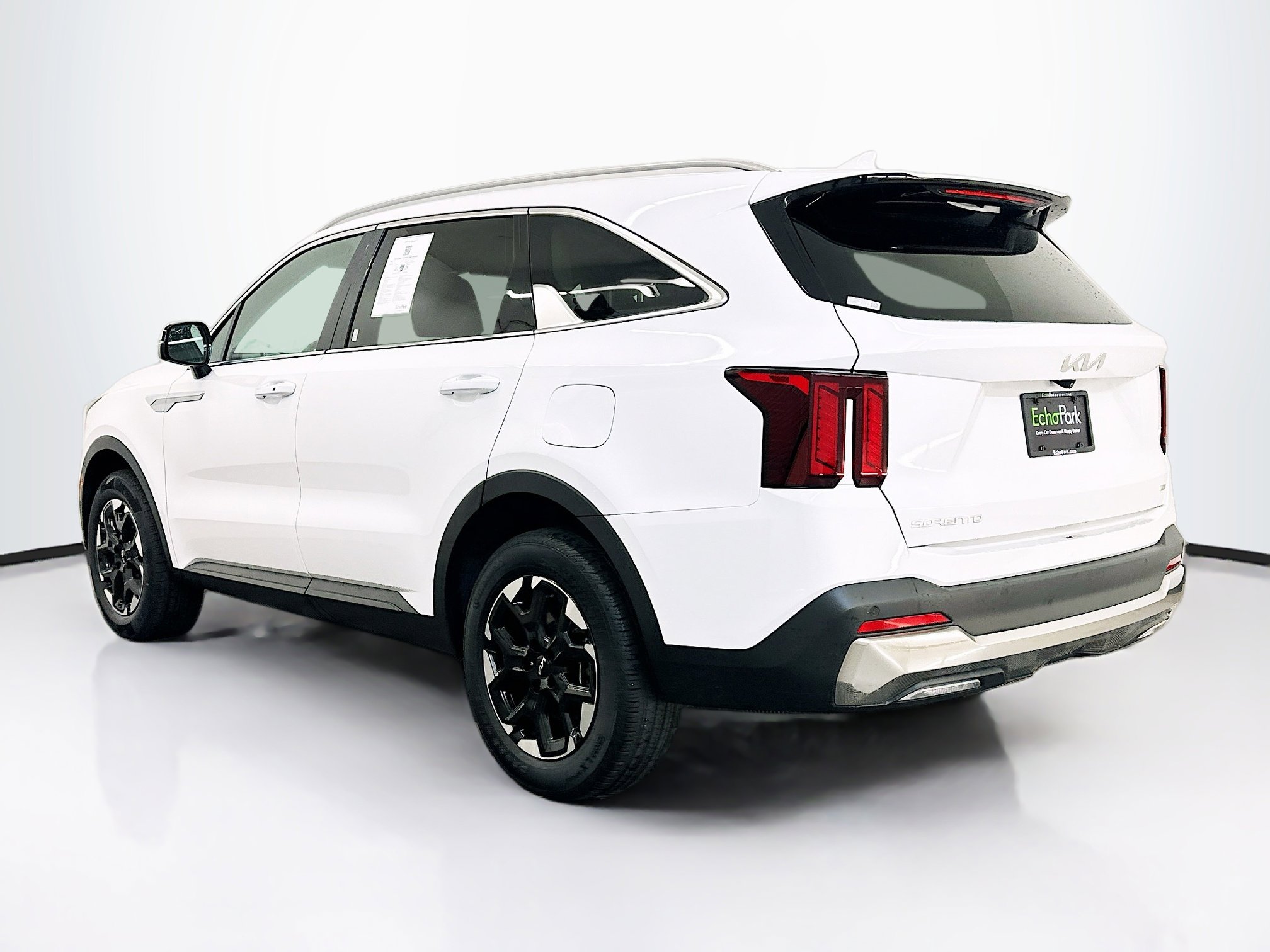 Used 2024 Kia Sorento S image 5