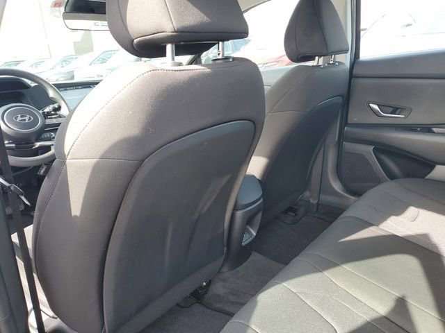 Used 2024 Hyundai Elantra SE image 16