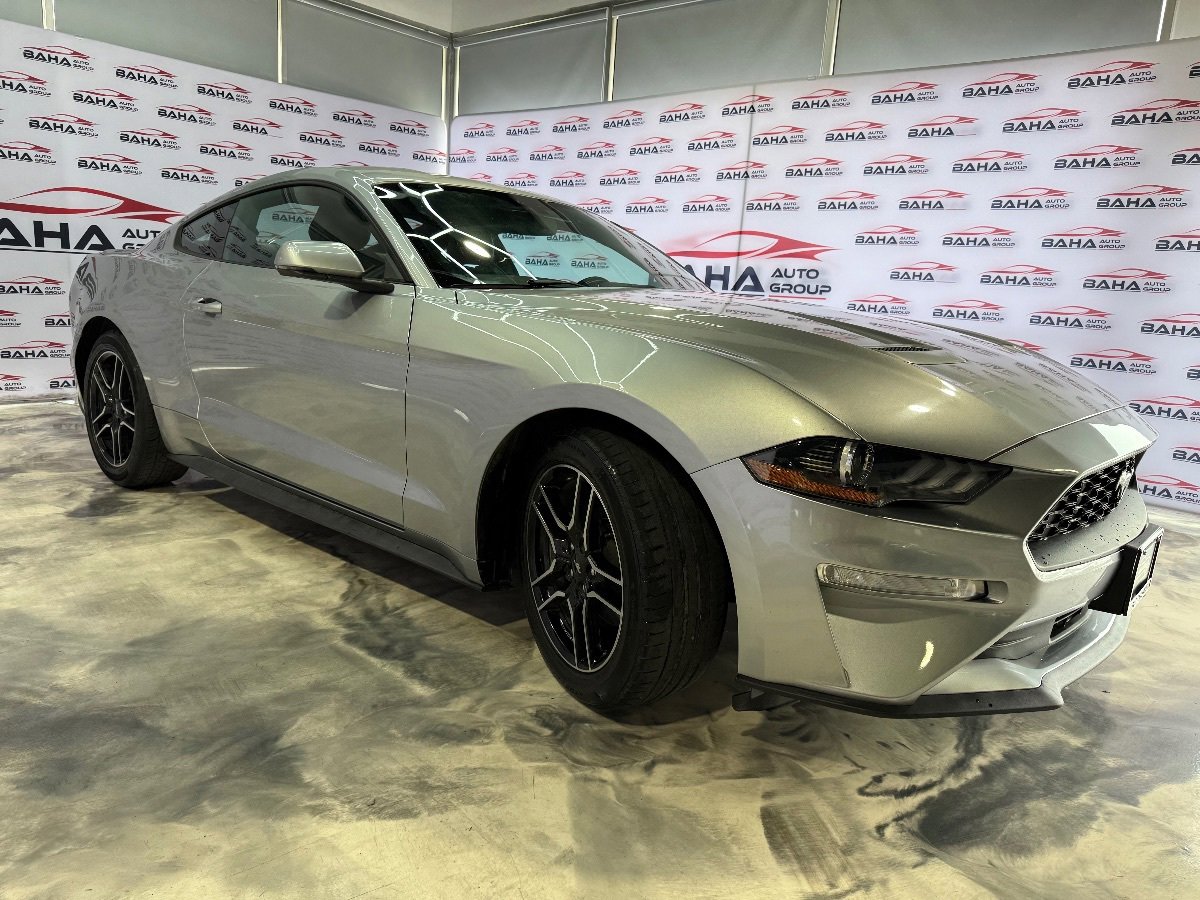 Used 2020 Ford Mustang Premium RWD image 5