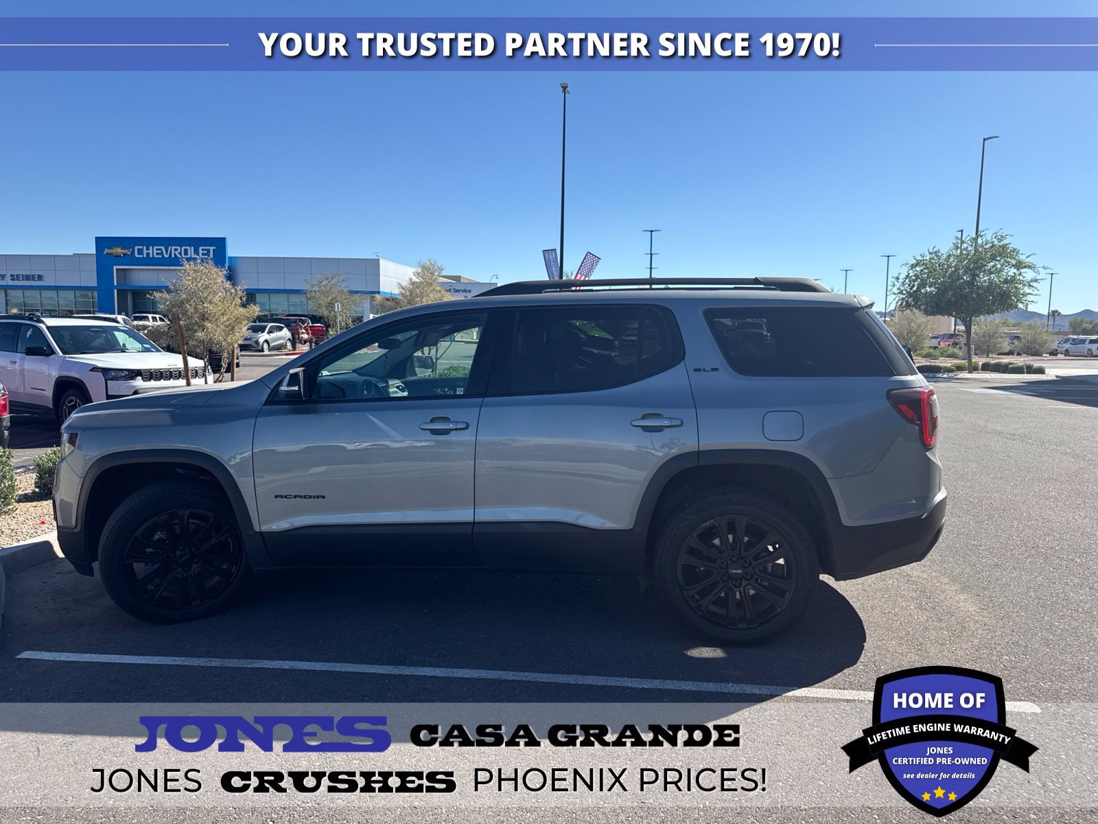 Used 2023 GMC Acadia SLE w/ Driver Convenience Package FWD image 1