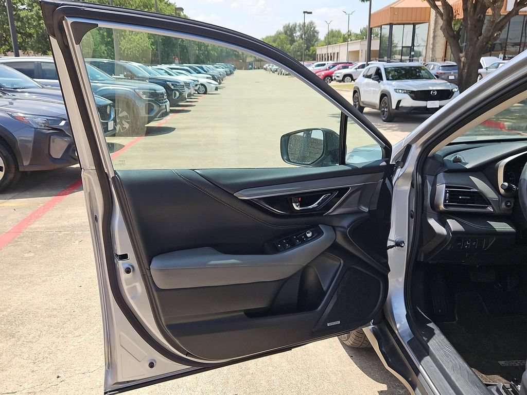 Used 2025 Subaru Outback Onyx Edition AWD/4WD image 11