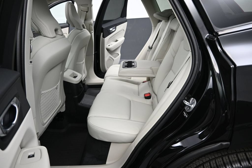 New 2027 Volvo XC60 T8 Ultra AWD/4WD image 15