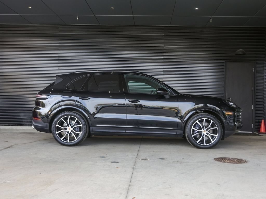 Certified 2026 Porsche Cayenne AWD/4WD image 8