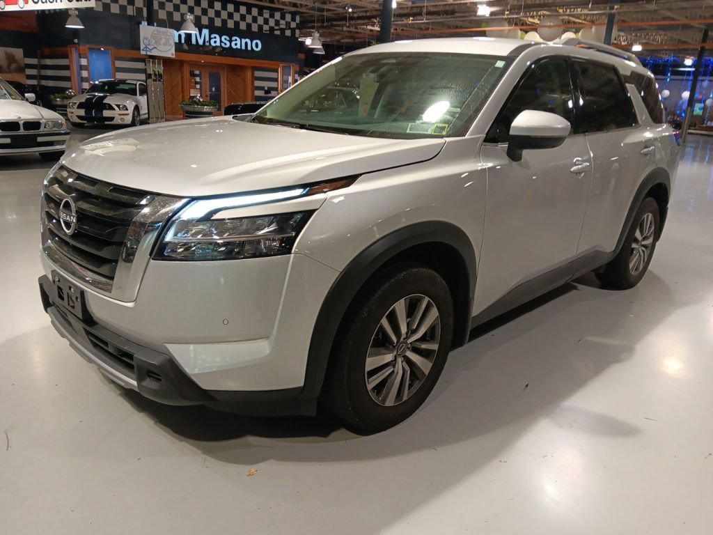 Used 2024 Nissan Pathfinder SL AWD/4WD image 8