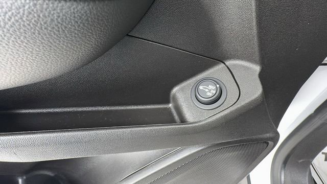 Used 2024 GMC Terrain SLT image 21