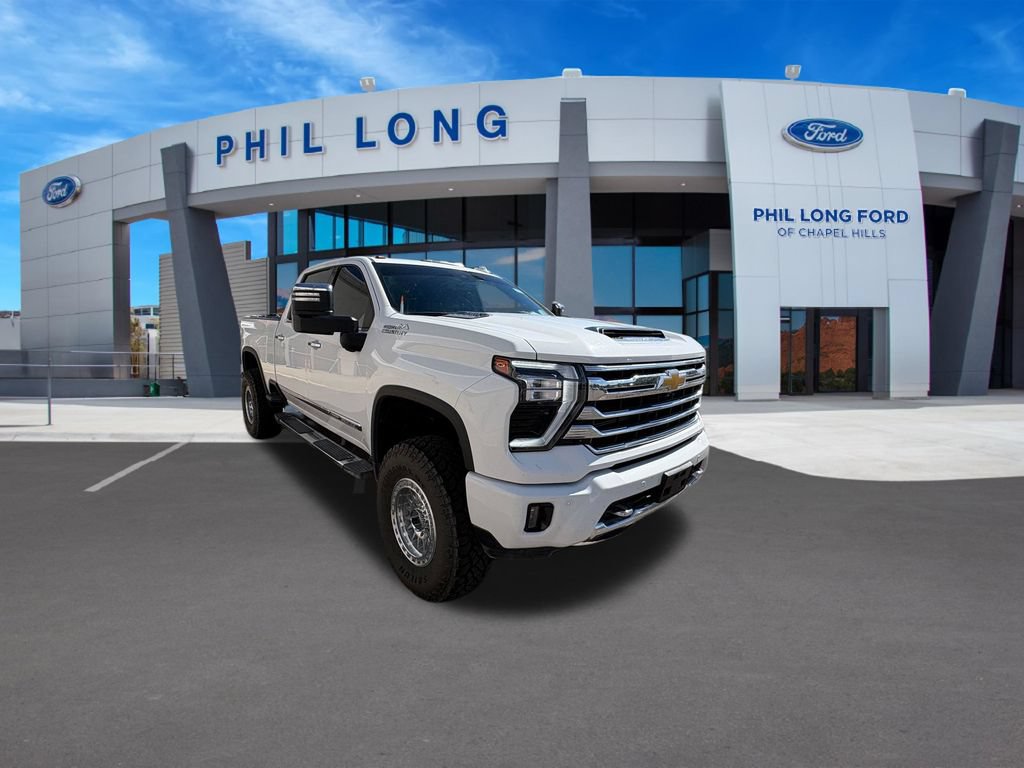 Used 2024 Chevrolet Silverado 2500 High Country w/ High Country Premium Package AWD/4WD image 8
