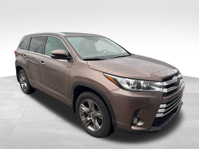 Used 2018 Toyota Highlander Limited Platinum image 3
