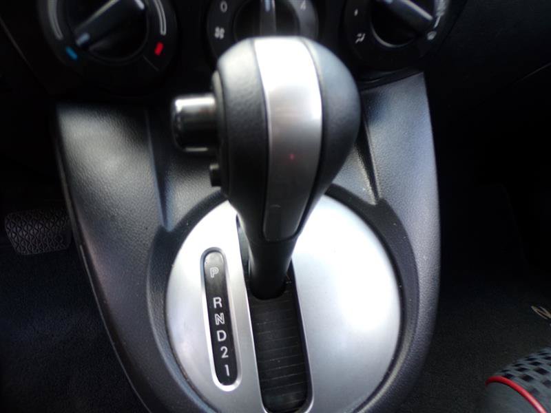 Used 2012 MAZDA MAZDA2 Touring FWD image 32