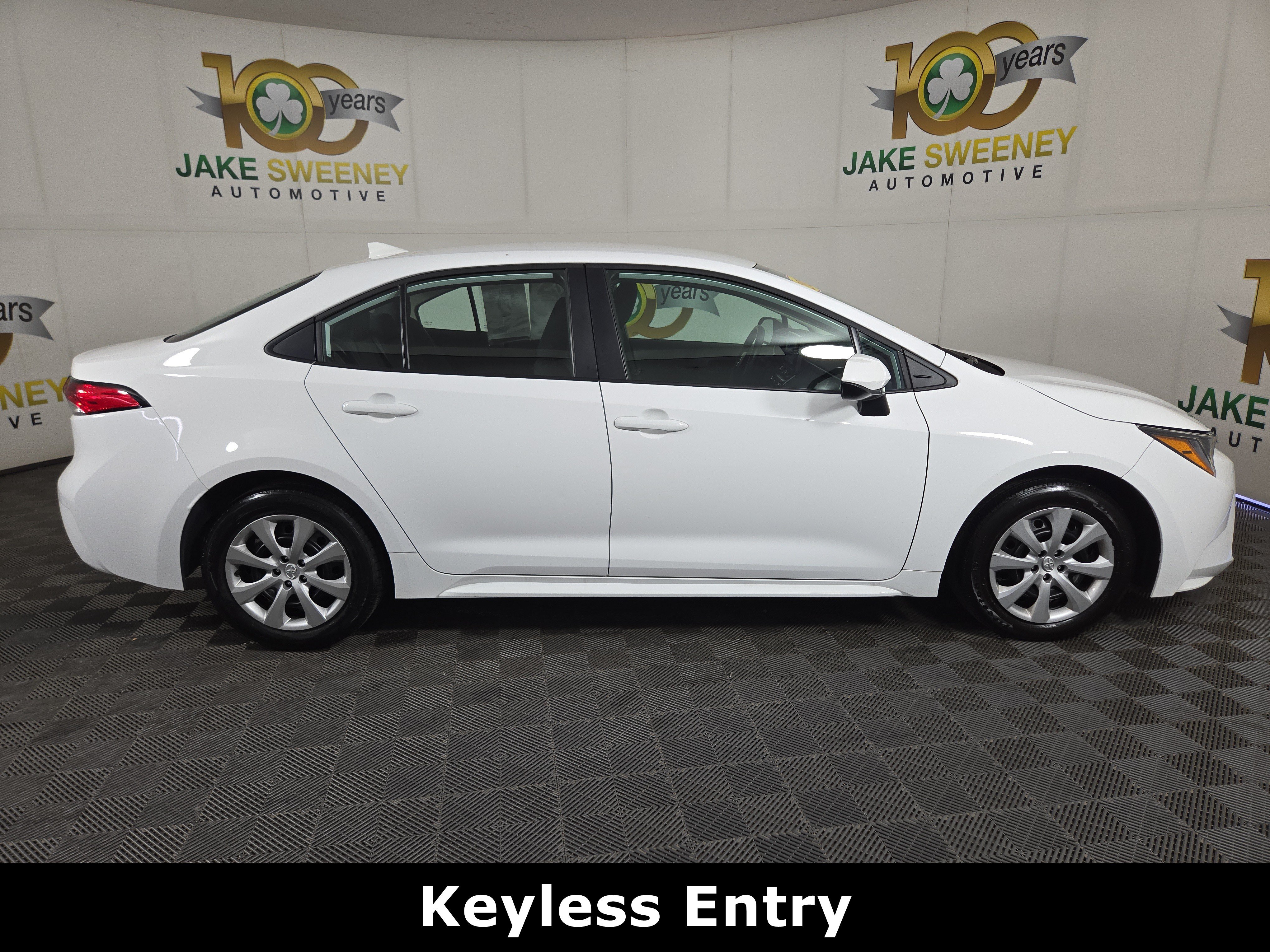 Used 2025 Toyota Corolla LE FWD image 10