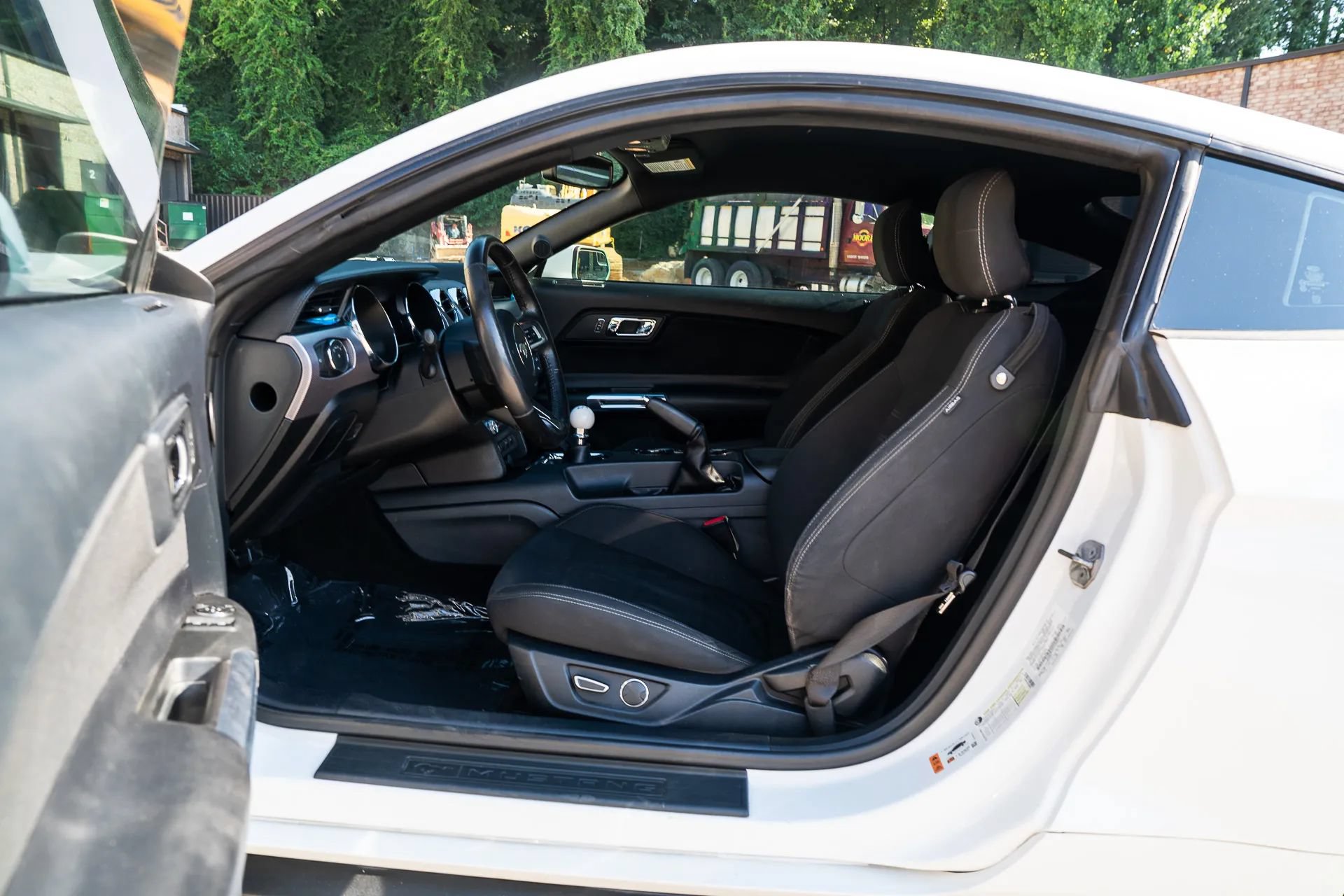 Used 2015 Ford Mustang GT RWD image 17