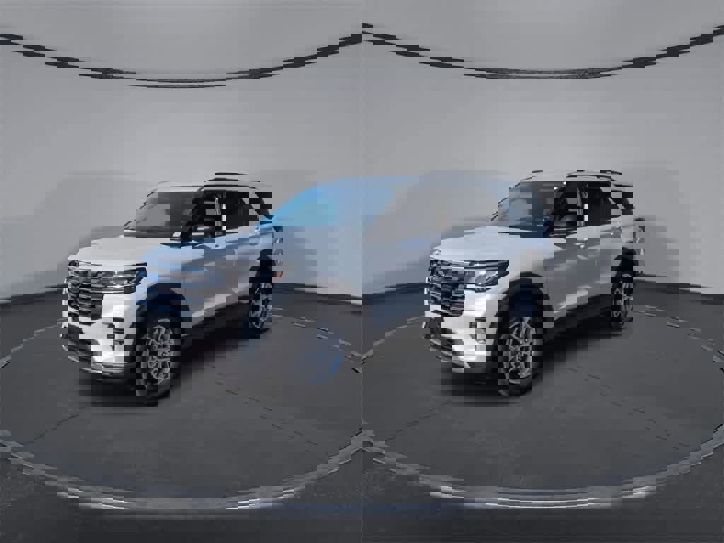 New 2026 Ford Explorer Active image 3