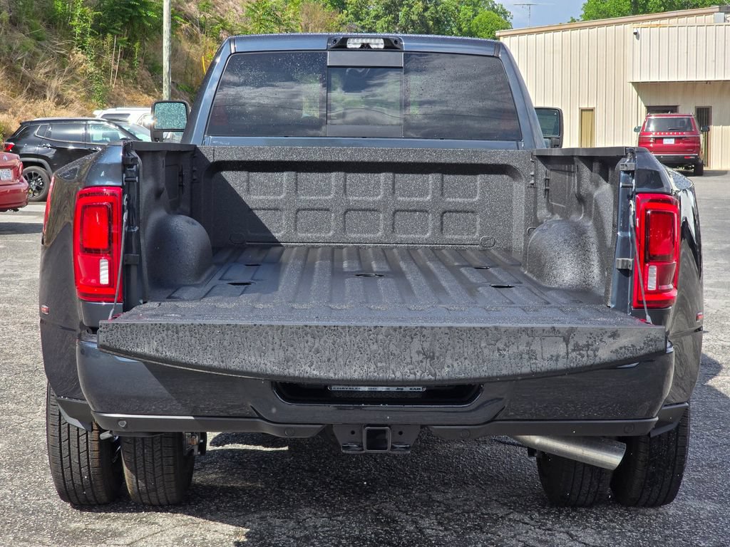New 2026 RAM 3500 Laramie AWD/4WD image 13