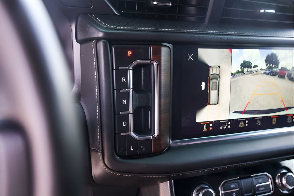 Used 2024 GMC Yukon XL Denali Ultimate AWD/4WD image 17
