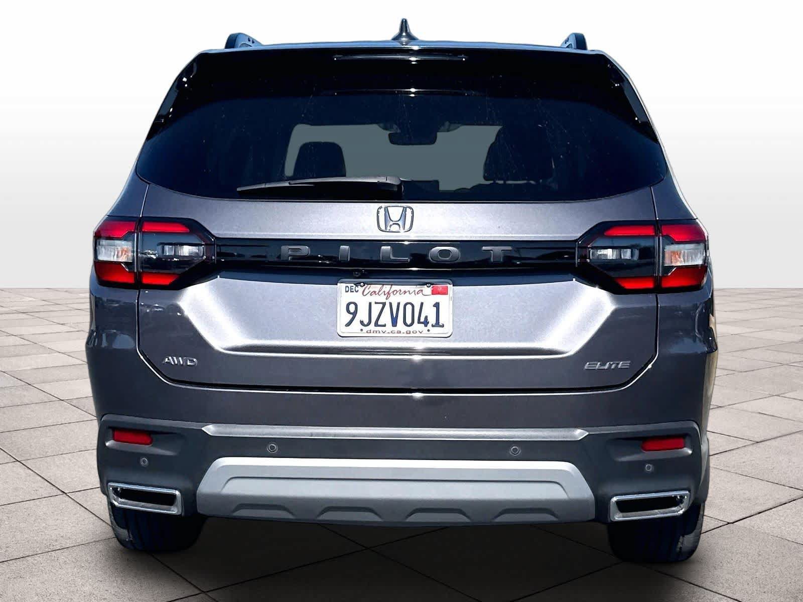 Used 2024 Honda Pilot Elite image 8