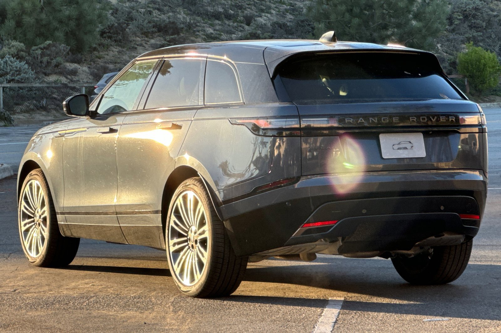 New 2024 Land Rover Range Rover Velar Dynamic HSE image 3