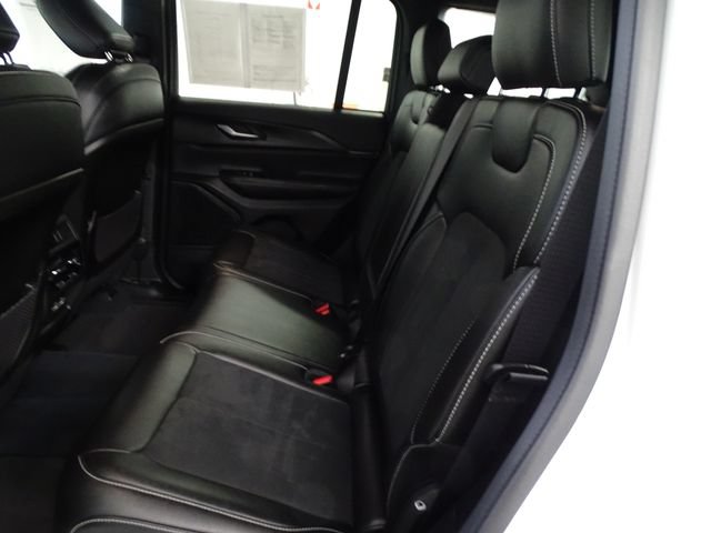 Certified 2023 Jeep Grand Cherokee Altitude AWD/4WD image 4