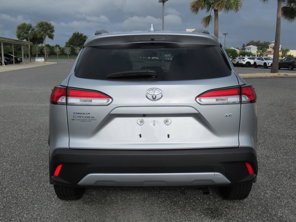 Used 2024 Toyota Corolla Cross LE FWD image 5