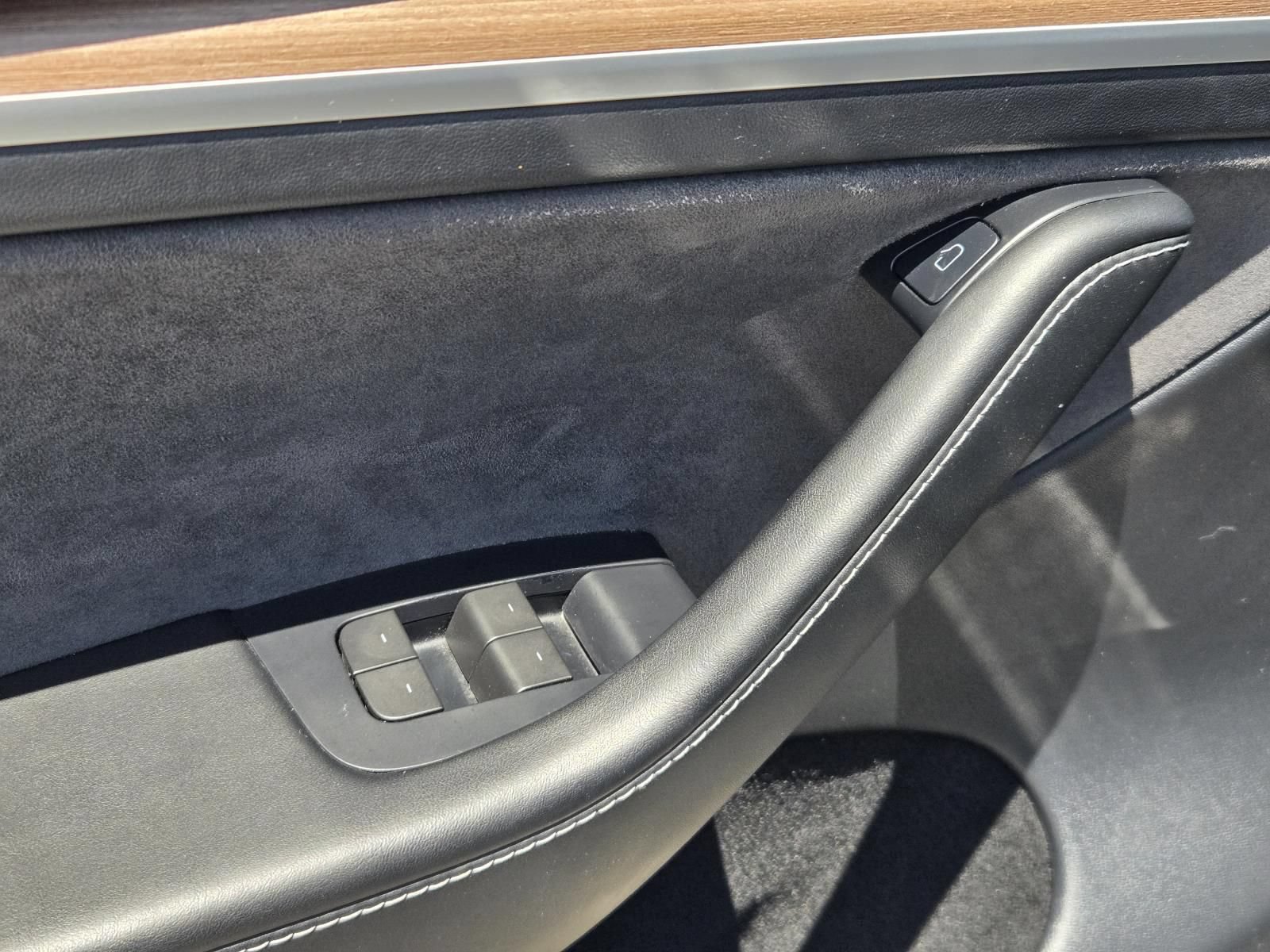 Used 2023 Tesla Model Y AWD image 19