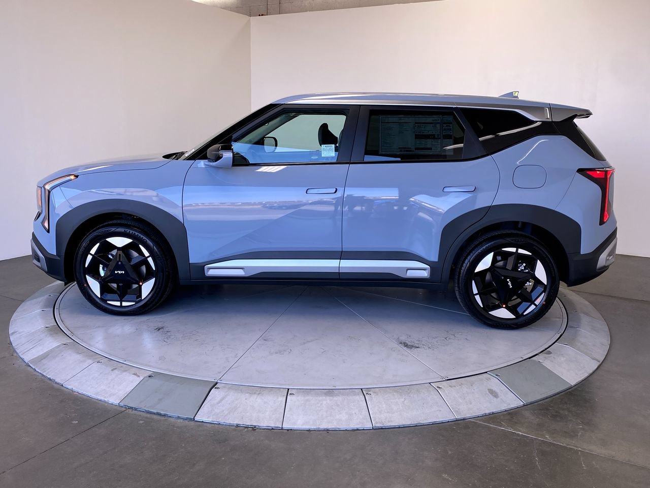 New 2027 Kia Seltos EX FWD image 2