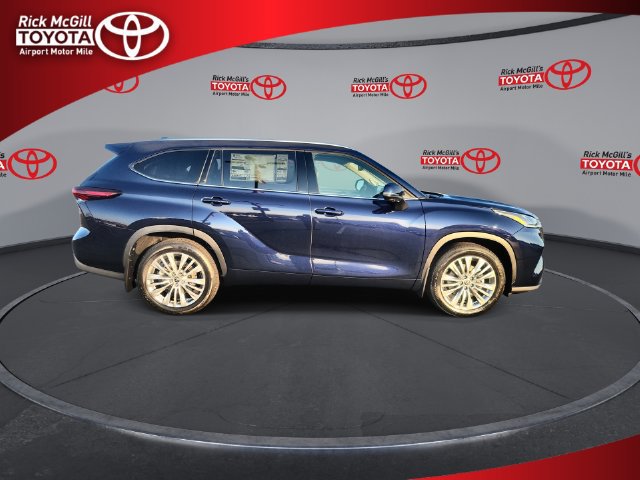 New 2026 Toyota Highlander Platinum AWD/4WD image 9