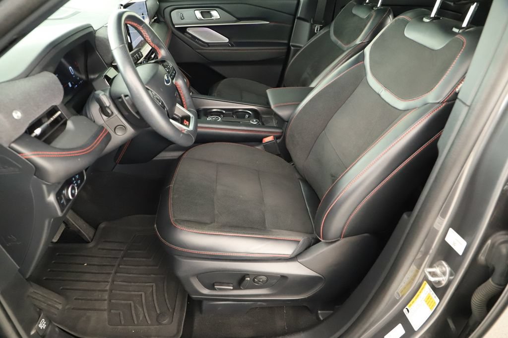 Used 2025 Ford Explorer ST AWD/4WD image 24